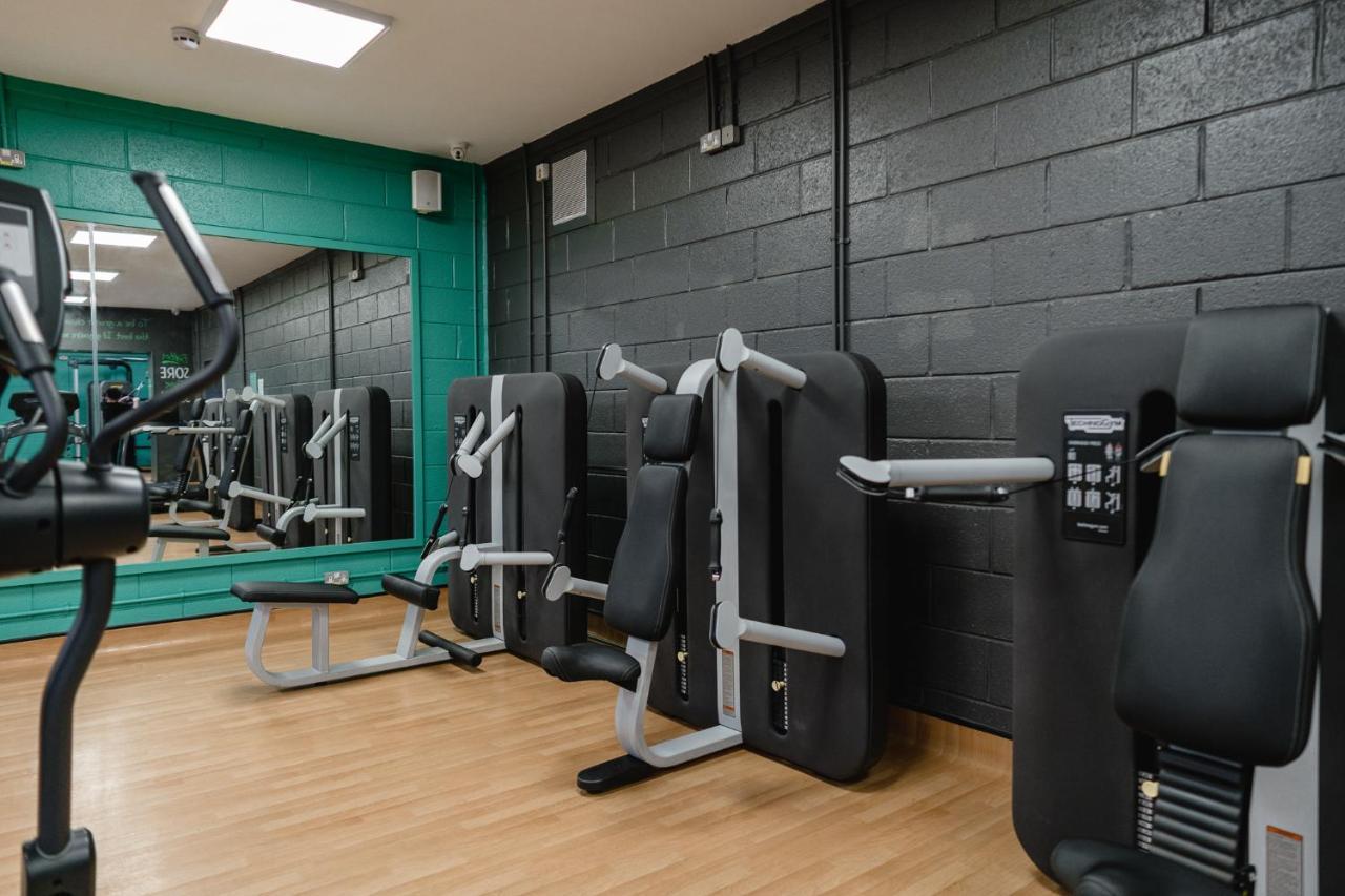 The Venue Serviced Apartments Huddersfield Buitenkant foto