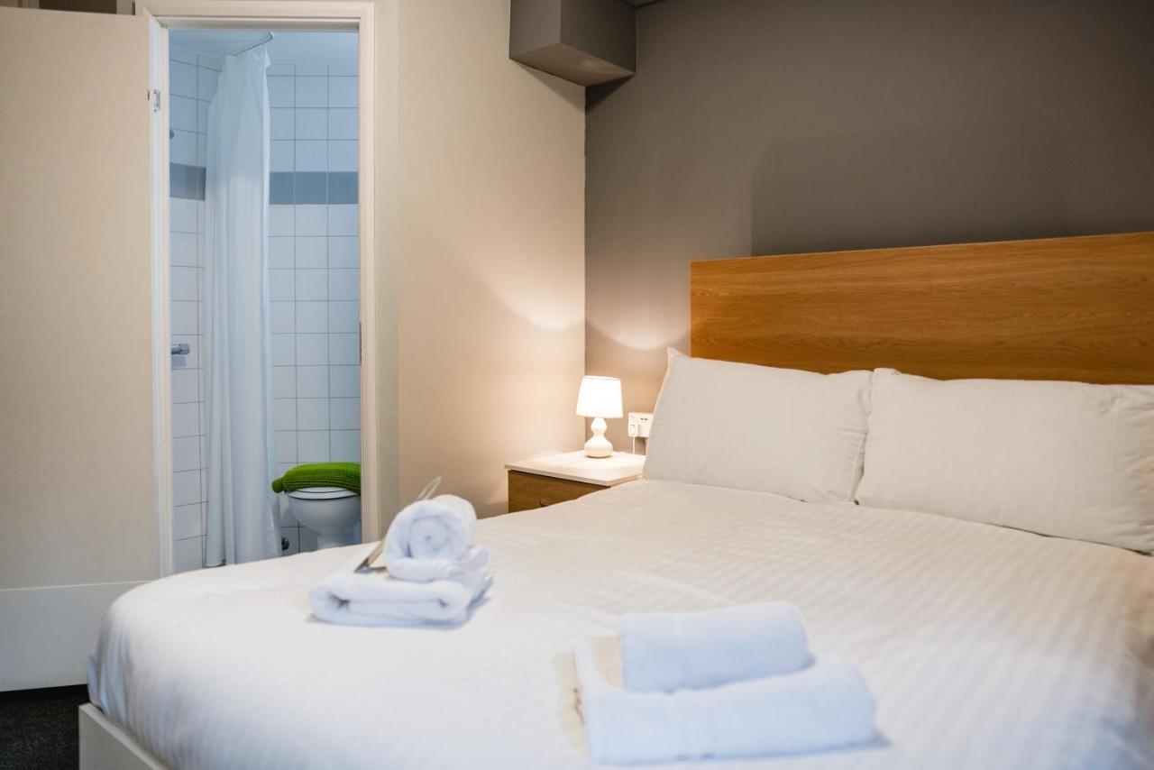 The Venue Serviced Apartments Huddersfield Buitenkant foto
