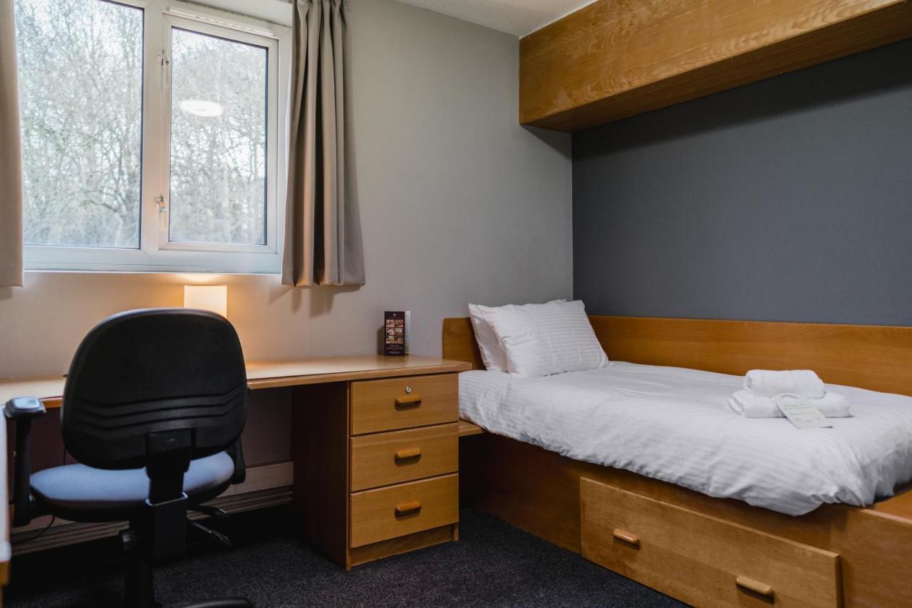 The Venue Serviced Apartments Huddersfield Buitenkant foto