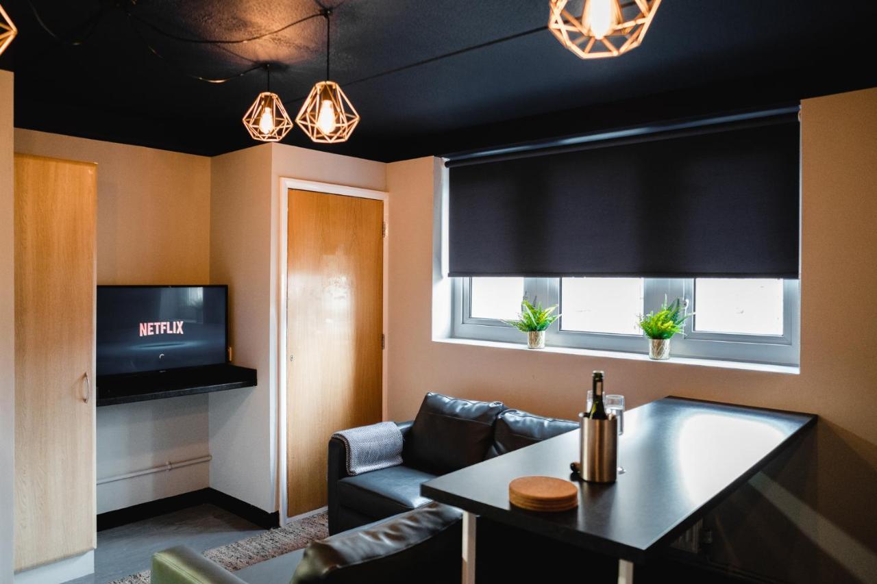The Venue Serviced Apartments Huddersfield Buitenkant foto