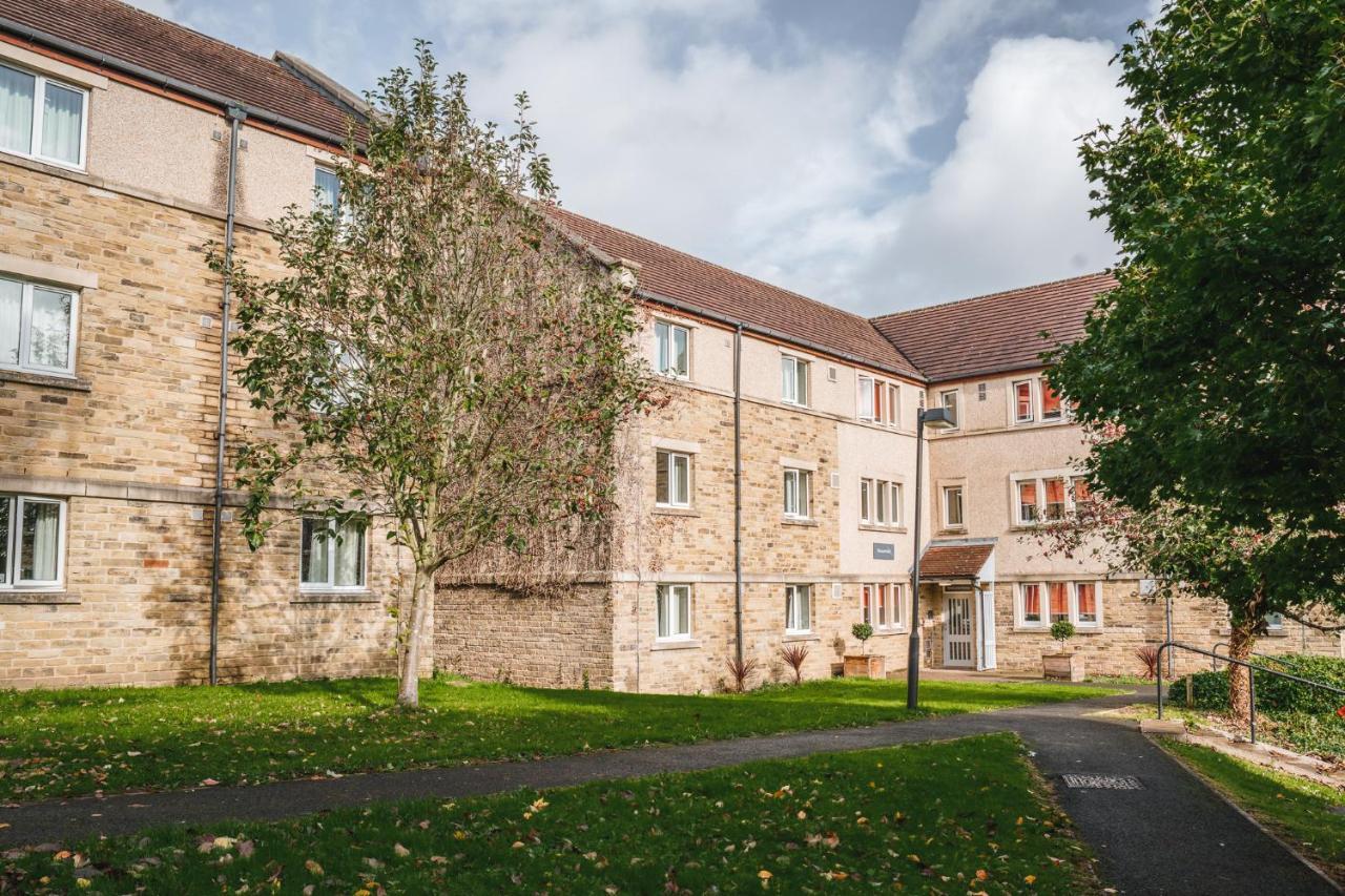 The Venue Serviced Apartments Huddersfield Buitenkant foto