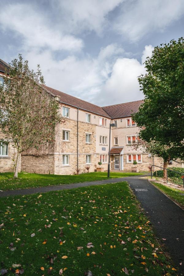 The Venue Serviced Apartments Huddersfield Buitenkant foto