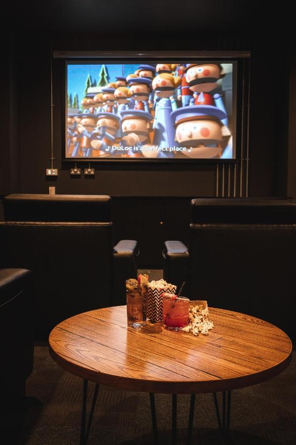 The Venue Serviced Apartments Huddersfield Buitenkant foto