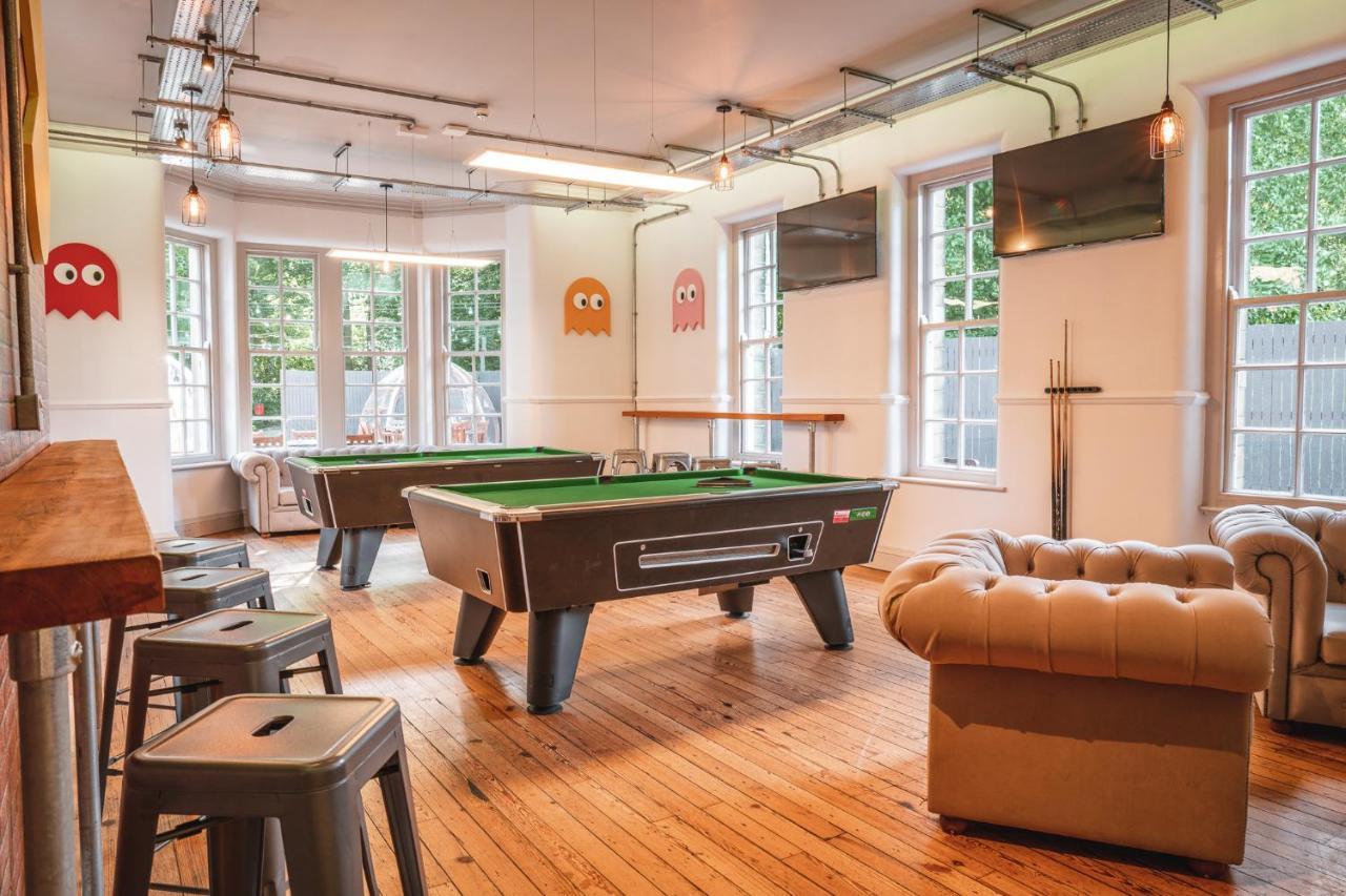 The Venue Serviced Apartments Huddersfield Buitenkant foto