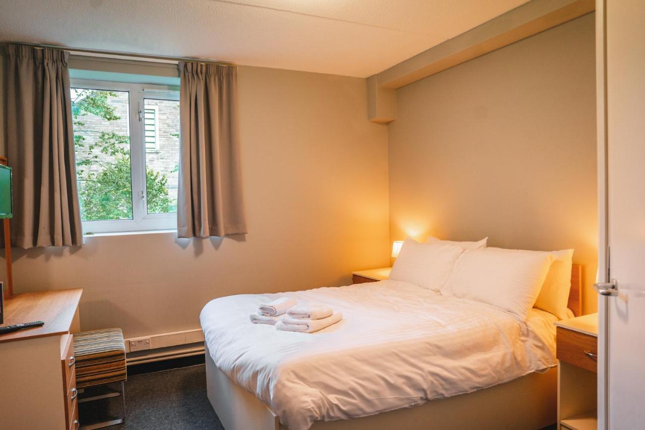 The Venue Serviced Apartments Huddersfield Buitenkant foto