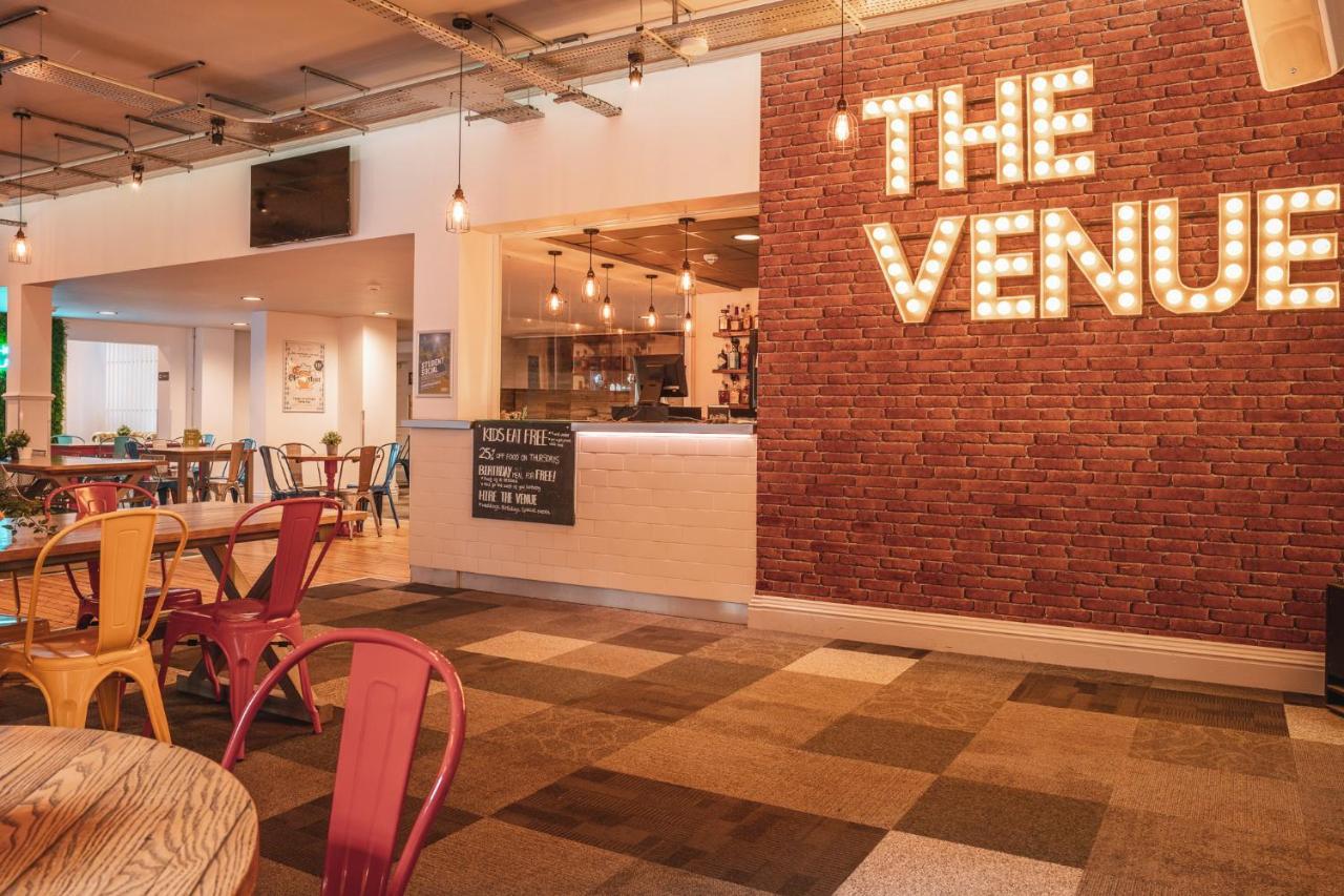 The Venue Serviced Apartments Huddersfield Buitenkant foto