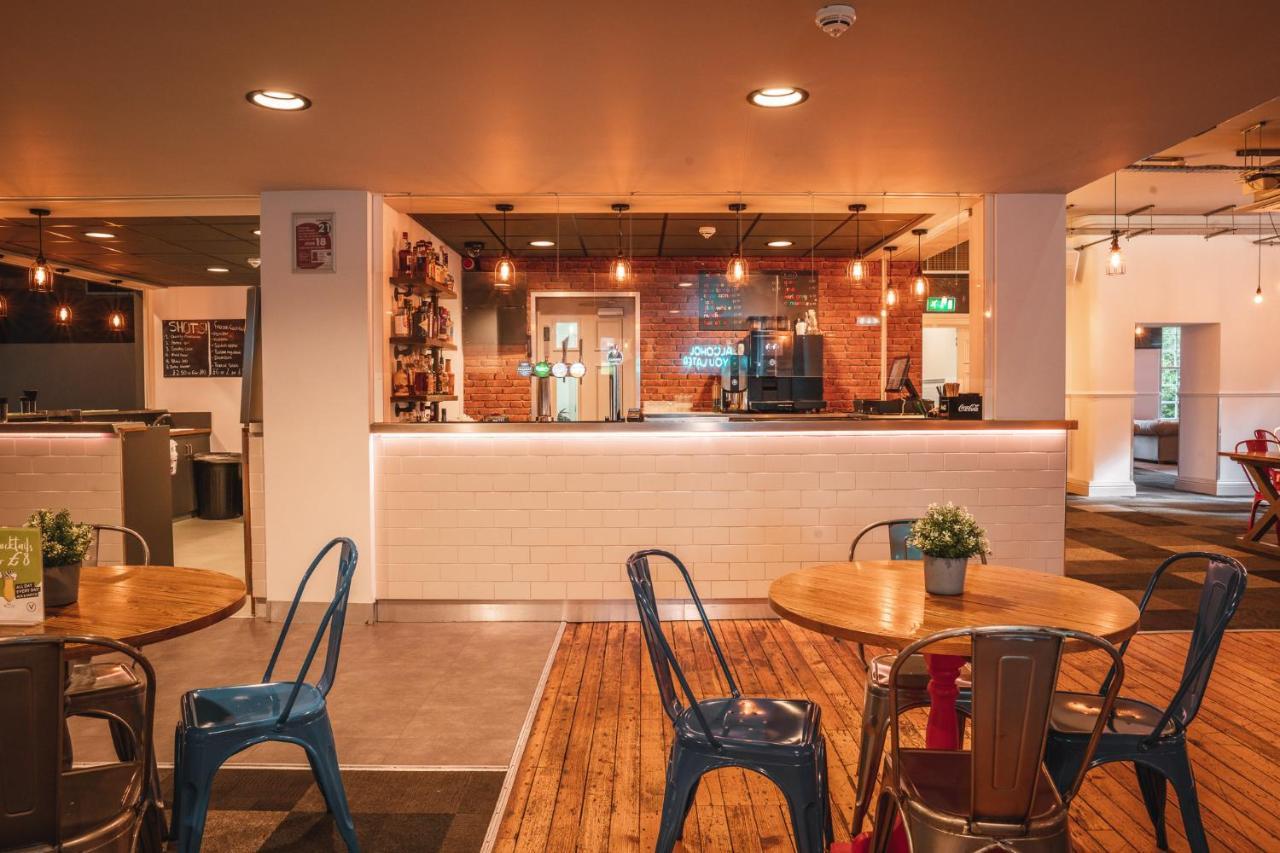 The Venue Serviced Apartments Huddersfield Buitenkant foto