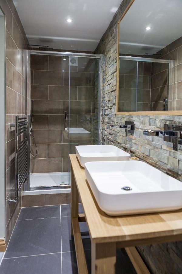 The Venue Serviced Apartments Huddersfield Buitenkant foto